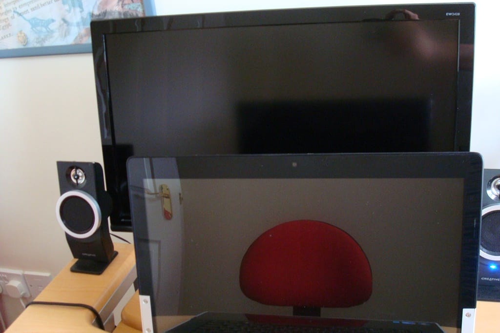 BenQ low-haze and Dell TrueLife (PC off)